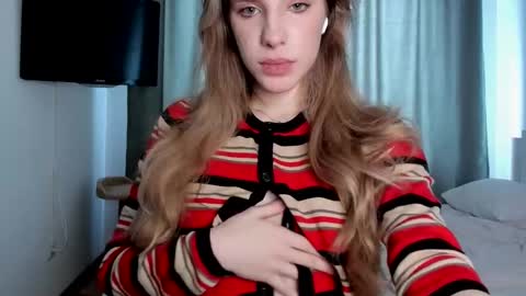 Snapshot of imogensy chatting on 14, 2, 2025 my name Imo Fansly online show from 14, 2, 2025
