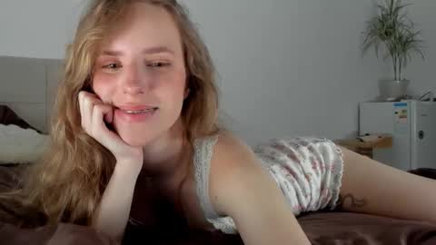 Snapshot of imogensy chatting on 26, 9, 2025 my name Imo Fansly online show from 26, 9, 2025