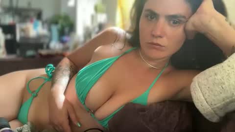 InBedWithLexi online show from 10, 4, 2026