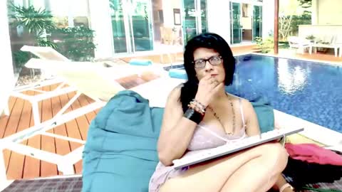 Femiez online show from 25, 1, 2025