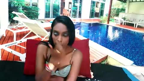 Leah online show from 12, 12, 2024