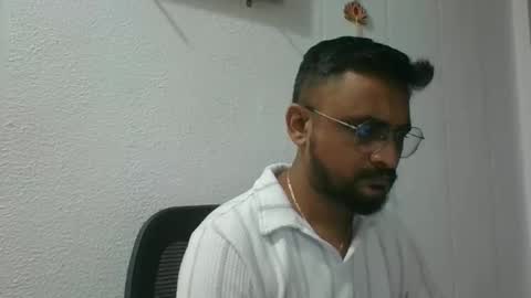 Indian lover online show from 30, 10, 2025