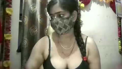 Snapshot of indiansexyqueen chatting on 17, 12, 2025 indiansexyqueen online show from 17, 12, 2025