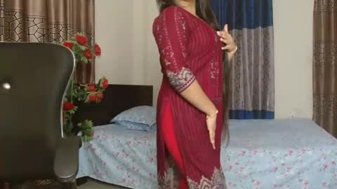 tina online show from 24, 11, 2025