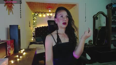 Snapshot of indigo_sativa chatting on 30, 10, 2025 Indigo Wild online show from 30, 10, 2025