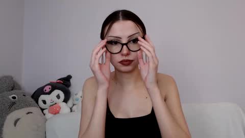 Indigo Elle online show from 12, 3, 2025