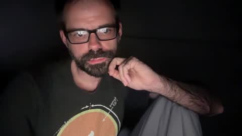 Snapshot of indiscriminator chatting on 16, 9, 2025 just1dude online show from 16, 9, 2025