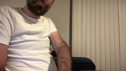 Snapshot of indiscriminator chatting on 24, 11, 2025 just1dude online show from 24, 11, 2025