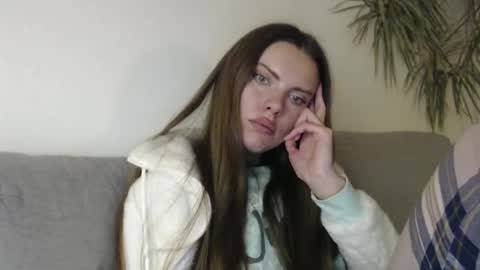 Snapshot of infinitiq45 chatting on 17, 12, 2024 Sweet girl online show from 17, 12, 2024