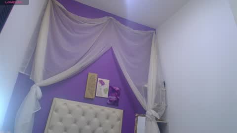 Ingrid petite online show from 7, 12, 2024