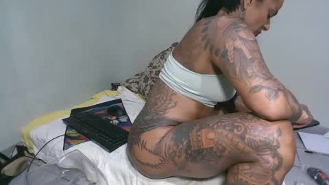 Snapshot of ink_bella chatting on 30, 11, 2025 ink bella online show from 30, 11, 2025