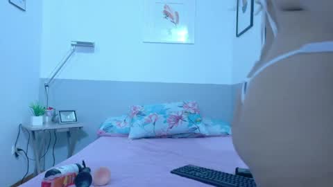 Snapshot of innocenthazel chatting on 22, 3, 2026 innocenthazel online show from 22, 3, 2026