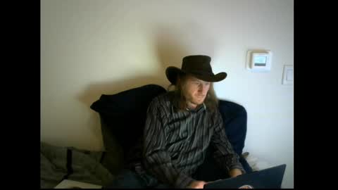 Snapshot of intcouple420 chatting on 19, 10, 2025 intcouple420 online show from 19, 10, 2025