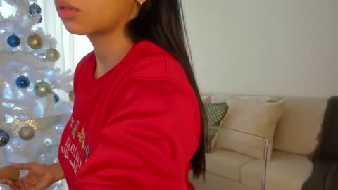 Snapshot of irinatanned chatting on 4, 12, 2025 IRINA online show from 4, 12, 2025