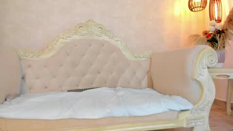 Irinnah Lottus online show from 29, 1, 2025