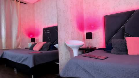 Queen Iris online show from 19, 12, 2024