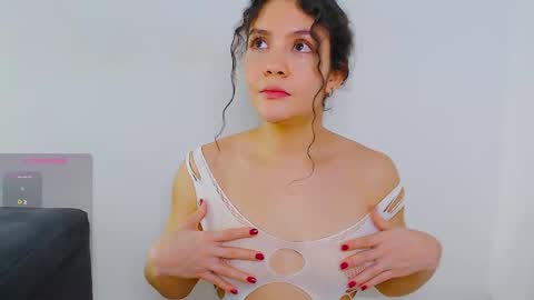 Snapshot of iris_caprice chatting on 28, 9, 2025 Instagram iris caprice online show from 28, 9, 2025