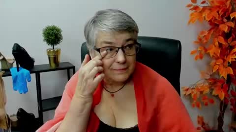 I R I S online show from 5, 2, 2025