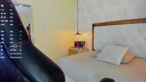 Snapshot of irisclark1 chatting on 14, 10, 2025 Iris online show from 14, 10, 2025