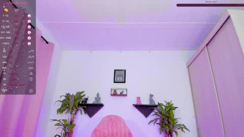 Snapshot of isa_greey chatting on 4, 2, 2025 isabella online show from 4, 2, 2025