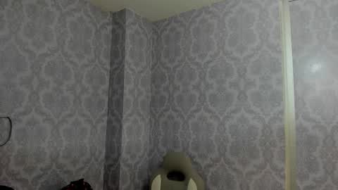 Snapshot of isa_little4u chatting on 2, 12, 2025 online show from 2, 12, 2025