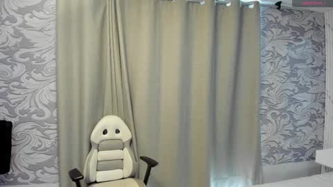 Snapshot of isa_little4u chatting on 3, 12, 2025 online show from 3, 12, 2025