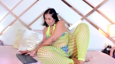 ISABELA online show from 28, 2, 2025