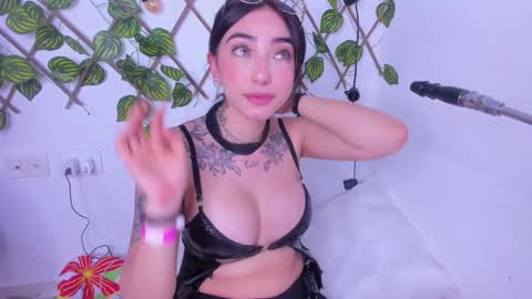 Snapshot of isa_redhair_ chatting on 2, 12, 2024 ....  Connection time 900 pm to 500 amRest days Wednesday and Saturday online show from 2, 12, 2024