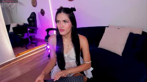 ISA ROUSE  online show from 26, 9, 2025