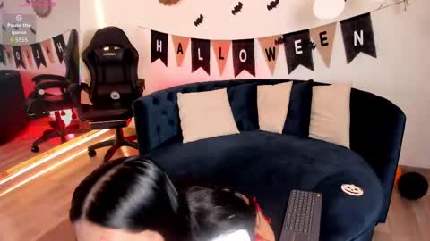 ISA ROUSE  online show from 7, 10, 2025