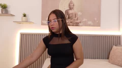 Snapshot of isa_taylorr_ chatting on 5, 11, 2025 Isabel online show from 5, 11, 2025