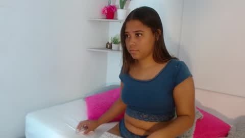 Snapshot of isa_taylorr_ chatting on 7, 11, 2025 Isabel online show from 7, 11, 2025