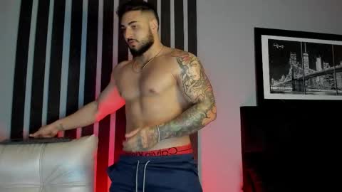 Snapshot of isaac_connor1 chatting on 13, 11, 2025 Isaac online show from 13, 11, 2025