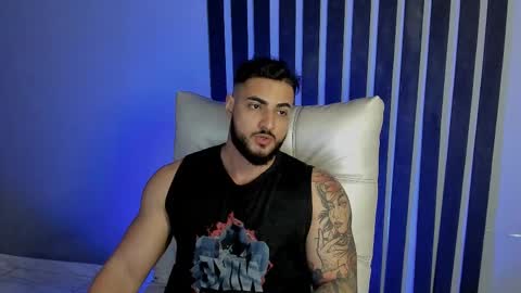 Snapshot of isaac_connor1 chatting on 23, 11, 2025 Isaac online show from 23, 11, 2025