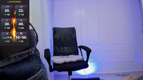 Snapshot of isaac_miler chatting on 17, 11, 2025 isaac online show from 17, 11, 2025