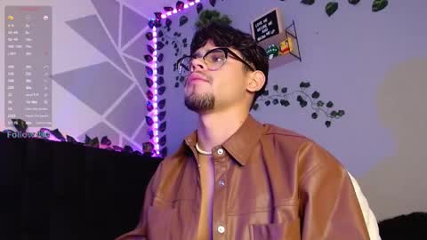 Snapshot of isaac_saenz chatting on 4, 12, 2024 Isaac Saenz. online show from 4, 12, 2024