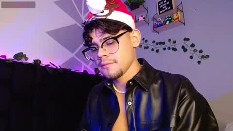 Snapshot of isaac_saenz chatting on 7, 12, 2024 Isaac Saenz. online show from 7, 12, 2024