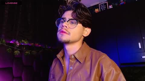 Snapshot of isaac_saenz chatting on 19, 1, 2025 Isaac Saenz. online show from 19, 1, 2025