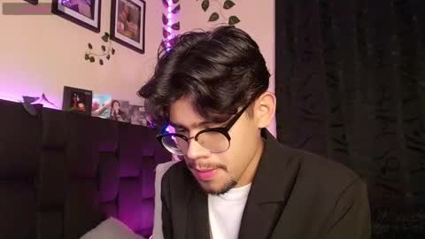 Snapshot of isaac_saenz chatting on 30, 1, 2025 Isaac Saenz. online show from 30, 1, 2025