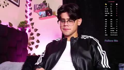 Snapshot of isaac_saenz chatting on 22, 2, 2025 Isaac Saenz. online show from 22, 2, 2025