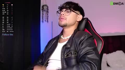 Snapshot of isaac_saenz chatting on 10, 9, 2025 Isaac Saenz. online show from 10, 9, 2025