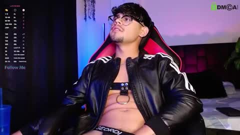 Snapshot of isaac_saenz chatting on 3, 10, 2025 Isaac Saenz. online show from 3, 10, 2025