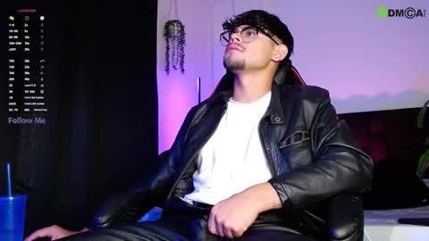 Snapshot of isaac_saenz chatting on 4, 10, 2025 Isaac Saenz. online show from 4, 10, 2025