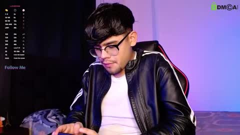 Snapshot of isaac_saenz chatting on 8, 11, 2025 Isaac Saenz. online show from 8, 11, 2025