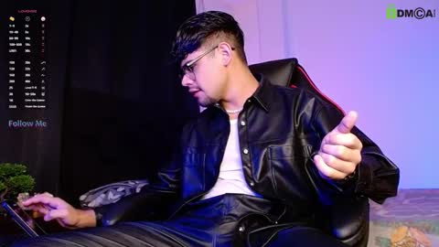 Snapshot of isaac_saenz chatting on 9, 11, 2025 Isaac Saenz. online show from 9, 11, 2025