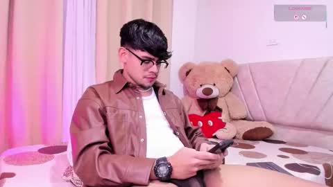 Isaac Saenz. online show from 5, 2, 2026