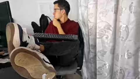 Snapshot of isaac_winter_ chatting on 31, 10, 2025 Isaac online show from 31, 10, 2025