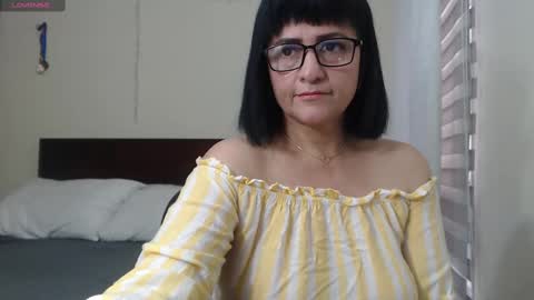 Isabeel Sofia online show from 4, 3, 2025