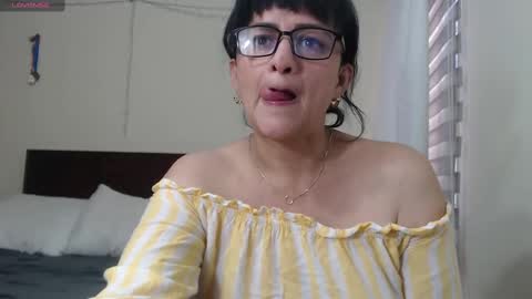 Isabeel Sofia online show from 4, 3, 2025