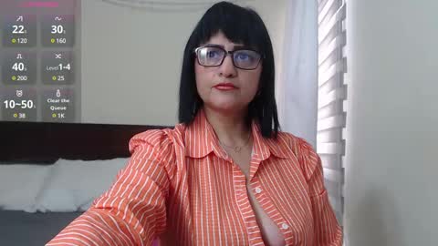 Isabeel Sofia online show from 5, 3, 2025